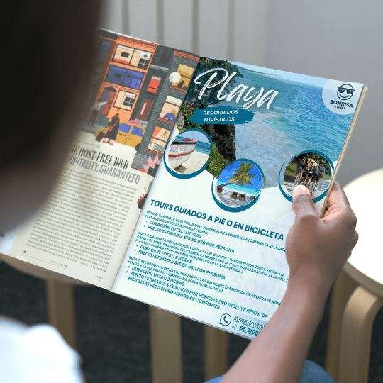 Sonrisa Tours - Identidad visual: folleto en revista